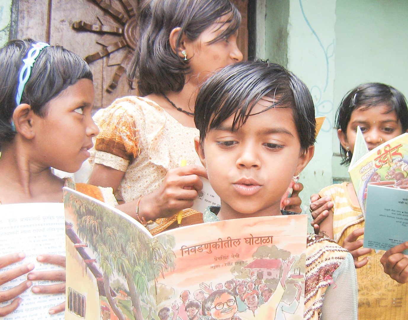 Nachiket reader with book